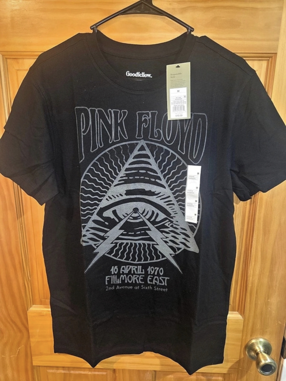 Goodfellow & Co Pink Floyd Graphic Tee Graphic Tee In MEDIUM